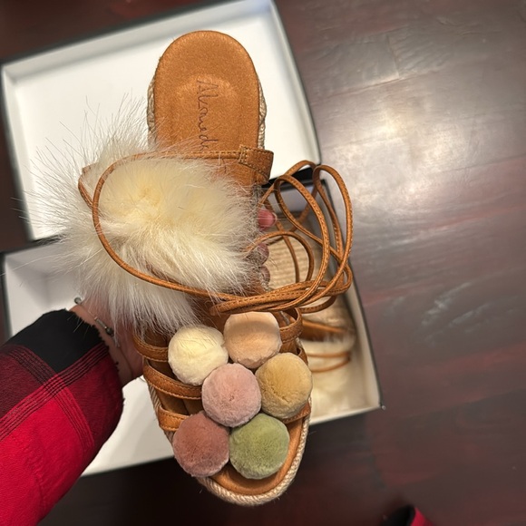 Alameda Turquesa Holi Pom Pom Wrap Wedge - Picture 4 of 5